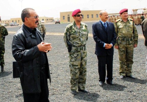 الرئيس علي عبدالله صالح ونجله أحمد (أرشيف)