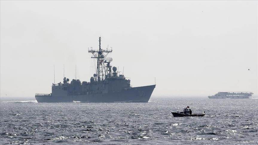 إيران ترسل سفينتين حربيتين إلى خليج عدن بعد قصفاً أمريكي استهدف مواقع حلفاءها الحوثيين ..تفاصيل