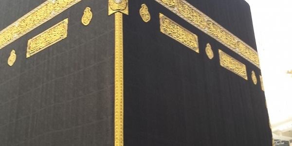 الشيخ عبدالرحمن السديس يكشف سبب تركيب حزام مذهب جديد للركن اليماني
