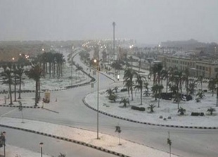 مصر : لأول مرة منذ 100 سنة الثلوج تتساقط فوق القاهرة