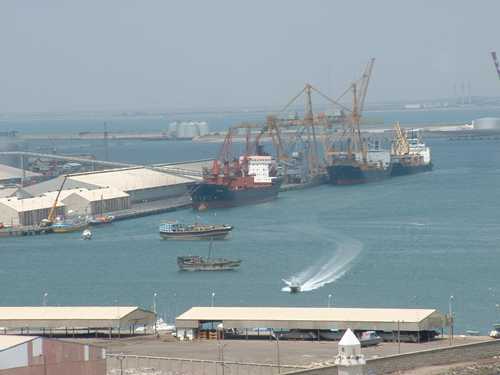 تصدير أربعة آلاف و427 طنا من المنتجات الوطنية عبر أرصفة ميناء الحاويات بعدن
