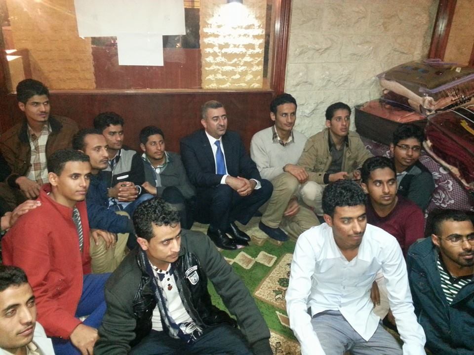 جماعة الحوثي توقف صرف نفقات المبتعثين والجامعات اللبنانية تطرد الطلاب اليمنيين إلى الشوارع (صور)
