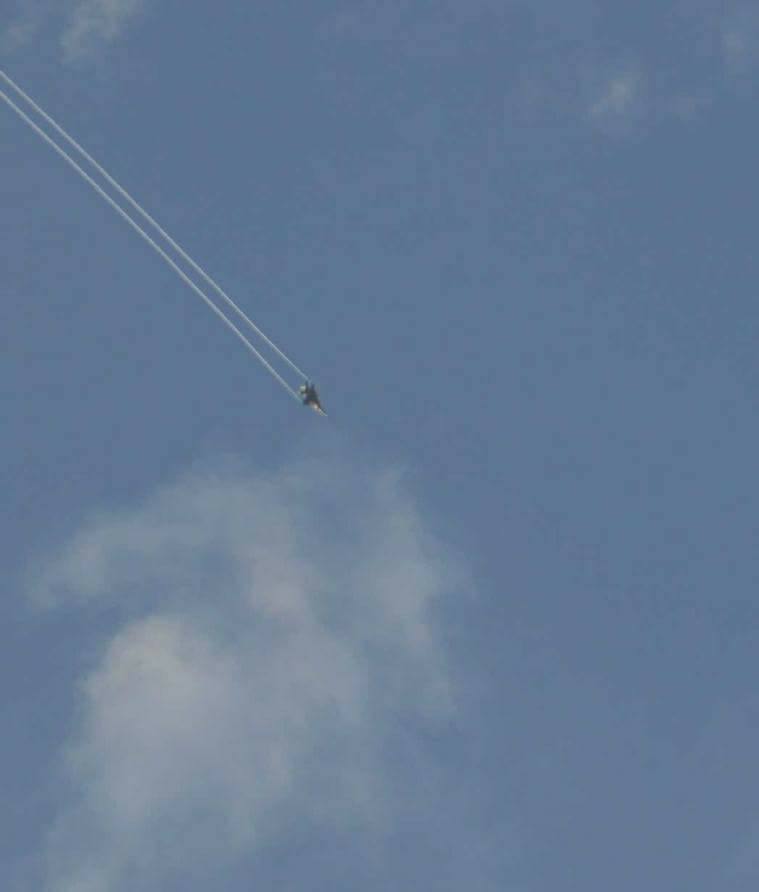 طيران التحالف يقصف أهدافا للحوثيين في تعز (صور)