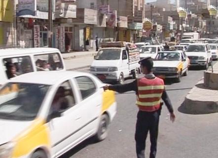 صنعاء : ارتياح شعبي كبير لتواجد المرور لتنظيم حركة السير وقت الذروة