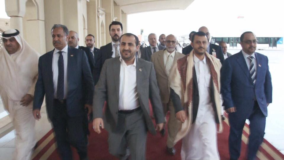 وفد الانقلابيين يغادر مسقط إلى صنعاء غداً السبت