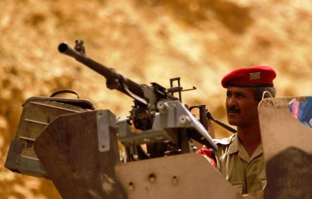 مصادر عسكرية: عمليات حصر بالمتعاطفين مع الحوثيين في المؤسسة العسكرية