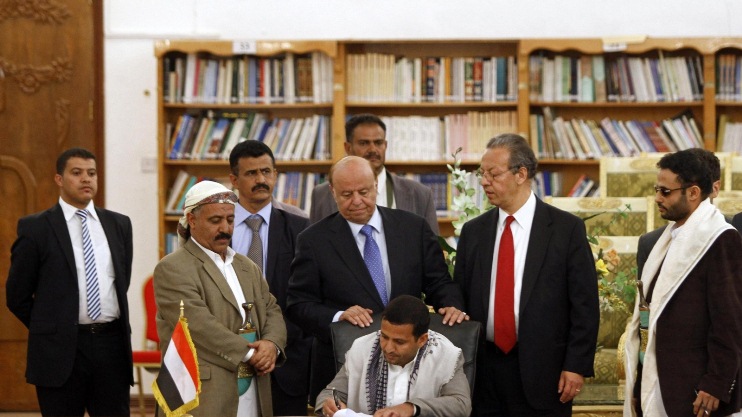 عكاظ: الرئيس اليمني عازم على تنفيذ بنود اتفاق السلم والشراكة ولن يلتفت لأي ضغوطات