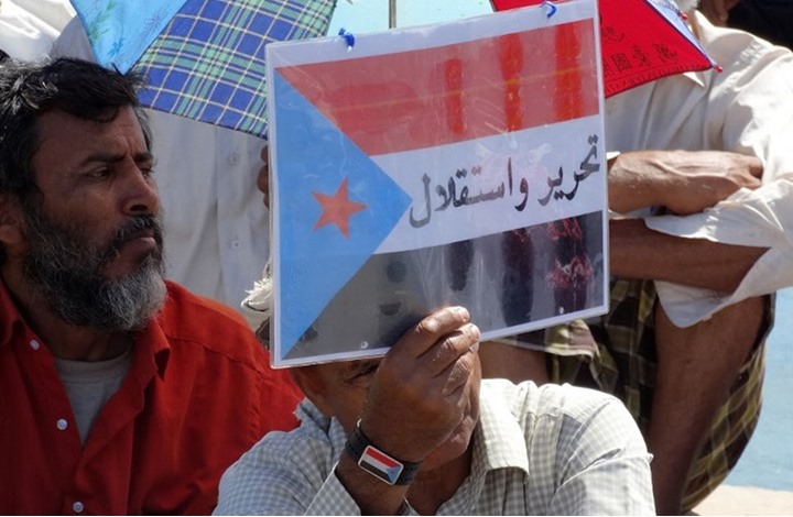 قيادي في «الحراك»: الحوثيون موجودون في معسكرات الجنوب ولن يجدوا عناء في اجتياحه