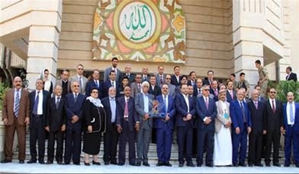 رئاسة الوزراء في حكومة الانقلابين ترسل كشوفات موظفيها إلى الحكومة الشرعية في عدن ( وثيقة )