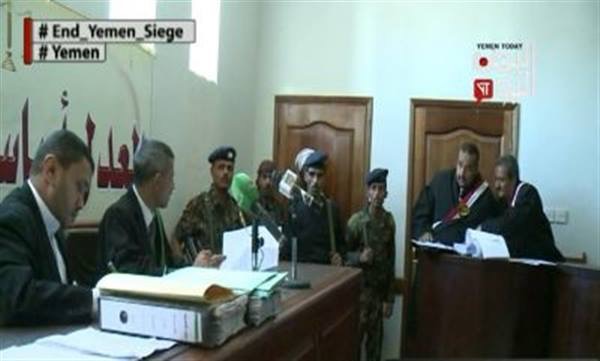 محامو المختطفين المُحالين للمحكمة الجزائية الانقلابية ينسحبون من جلسة المحاكمة بعد تعرضهم للاعتداء