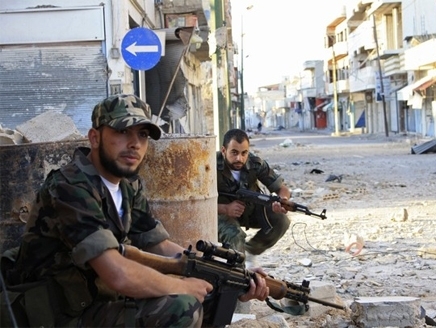 عنصران من الجيش السوري الحر