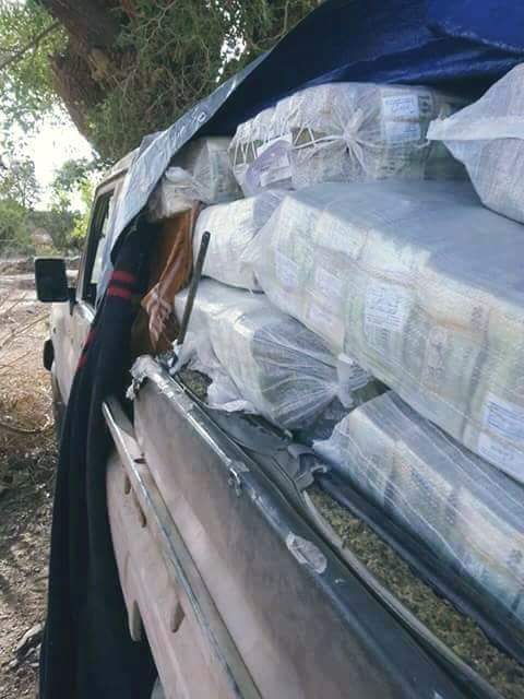 صورة لطقم تابع لميليشيا جماعة الحوثي يقوم بتهريب مبالغ مالية كبي