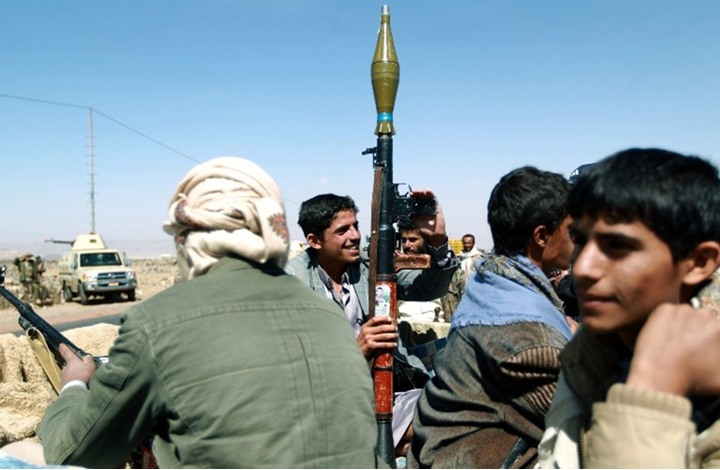 مدير أمن الأمانة يوزع 2000 عنصر من الميليشيات الحوثي في مراكز شرطة العاصمة