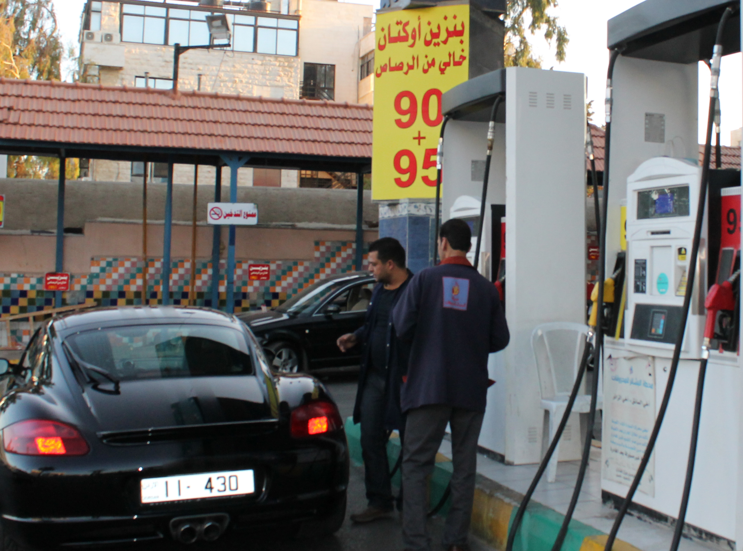 التايمز: هل تصبح أسعار الوقود أرخص من زجاجة الماء