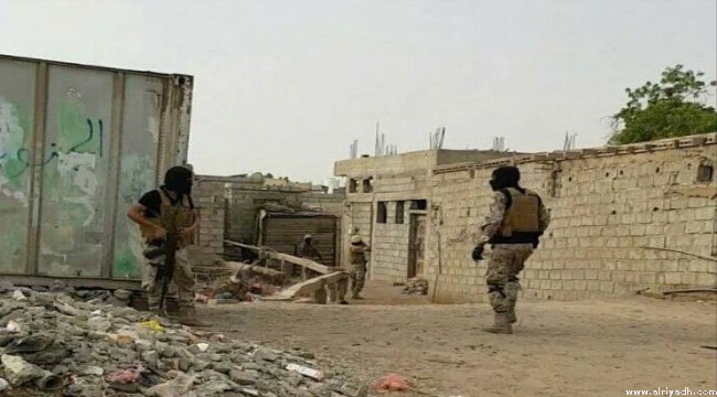 وحدة مكافحة الإرهاب في عدن تقبض على المسؤول الأول عن تجنيد انتحاريين في تنظيم داعش