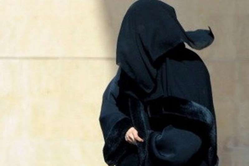 القبض على فتاة يمنية هاربة من منزلها برفقة شاب في السعودية