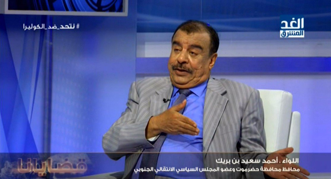 محافظ حضرموت يطالب «هادي» بإعادة صياغة الوحدة اليمنية من إقليمين