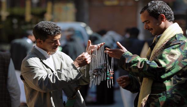 بريق «العقيق» اليمني تطفئه أدخنة الحرب