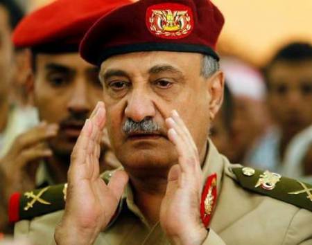 ألوية المنطقة العسكرية الخامسة ترفض تنفيذ توجيهات وزير الدفاع بملاحقة عناصر تنظيم القاعدة