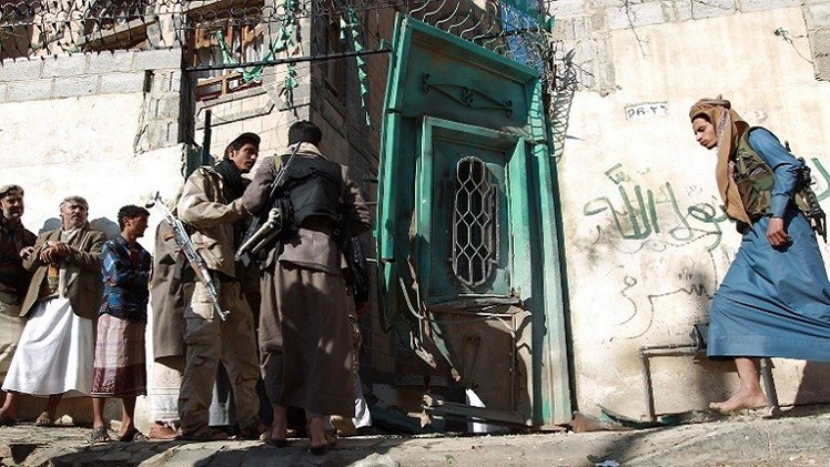 مسلحو الحوثي يختطفون شيخاً قبلياً شمال العاصمة صنعاء