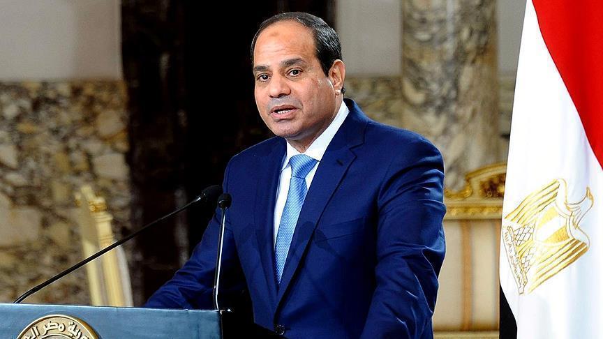 الرئيس المصري يعفي قائدي القوات البحرية والدفاع الجوي من منصبيهما