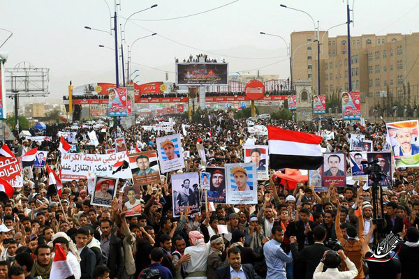 احتجاجات غاضبة بصنعاء في الذكرى الثالثة لمجزرة الكرامة ومطالب بإلغاء الحصانة ومحاكمة القتلة