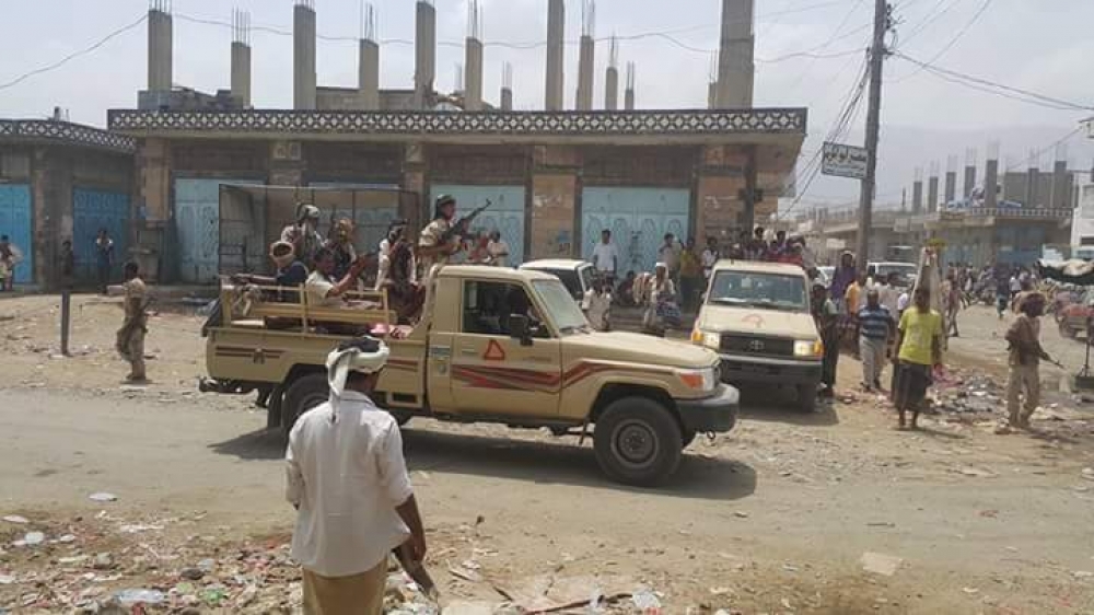 الجيش يفرض حظر للتجول في لودر بمحافظة أبين
