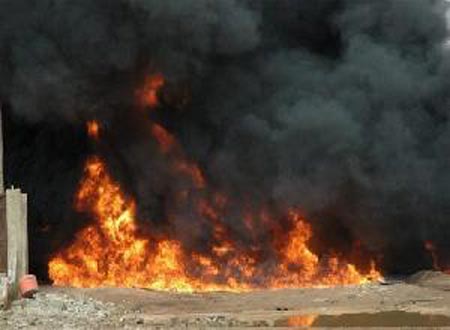 مخربون يفجرون أنبوب النفط الرئيسي في كيلو 17 بمحافظة مأرب.. والسبب!