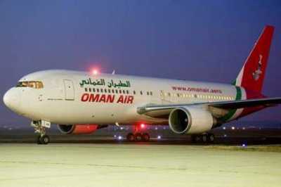 طائرة عمانية