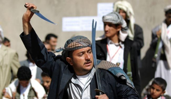 صالح يمهد الطريق.. الحوثي في طريقه للإطاحة بهادي والأخير يفيق متشبثاً والإصلاح يناور
