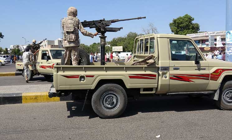 رئيس الحكومة اليمنية يشدد على رفع الحس الأمني في عدن ومواجهة الإرهاب