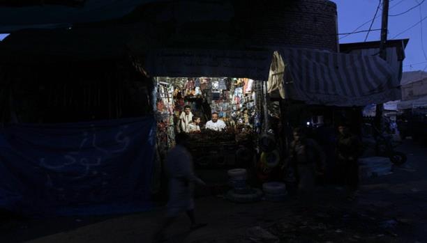 شتاء اليمن بلا مدافئ مع انقطاع الكهرباء
