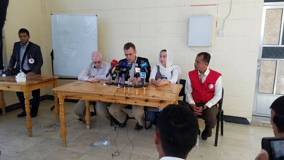 مسؤول بعثة الصليب الأحمر الدولي في اليمن يحذر من كارثة إنسانية في تعز
