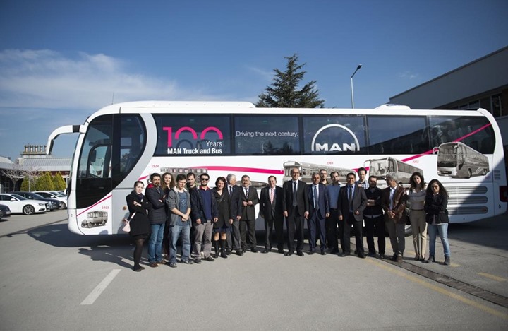 انطلاق أول حافلة تركية مزودة بالطاقة الشمسية