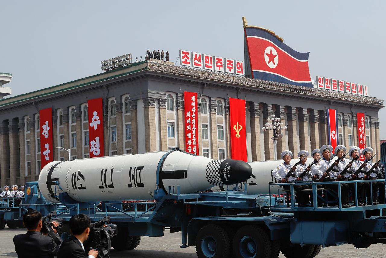 مفاجأة .. صواريخ كوريا الشمالية المرعبة .. مجرد قطع حديدية عادية (صورة)