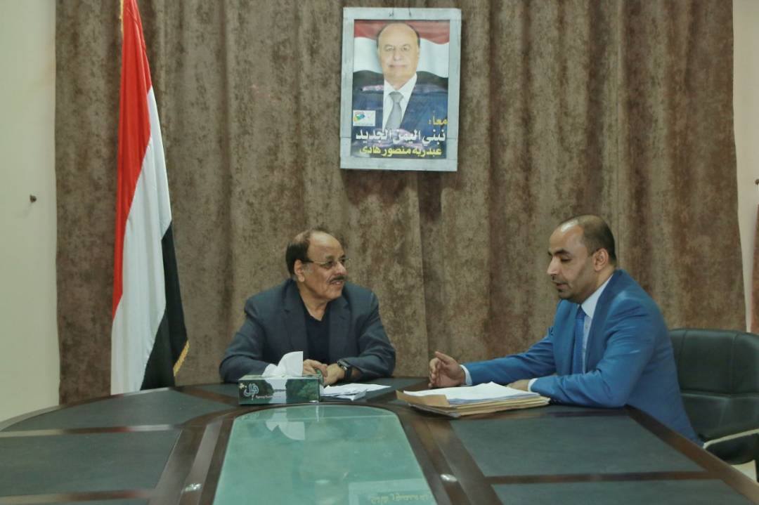الفريق علي محسن يلتقي وكيل وزارة النفط ويناقش معه إعادة تشغيل القطاعات النفطية