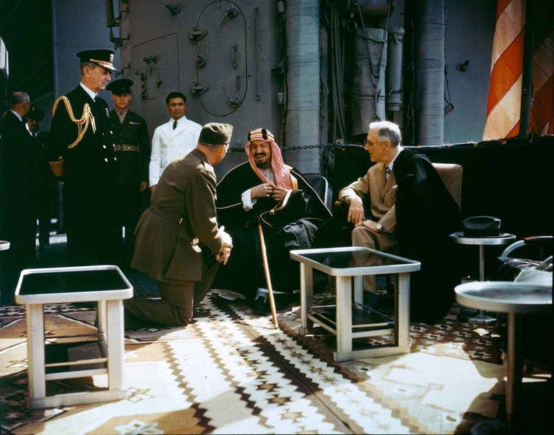تعرَّف على تفاصيل اللقاء التاريخي بين الملك مؤسس السعودية والرئيس روزفلت