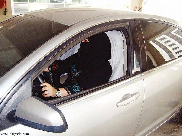 «الأمر بالمعروف» السعودية: منع المرأة من قيادة السيارة «لا سند له في الشريعة»