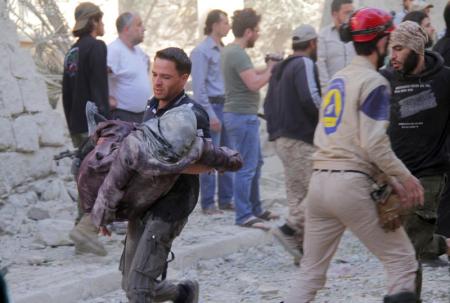 طائرات الأسد تحرق 20 قافلة إغاثة كانت بطريقها للمحاصرين..والبراميل \