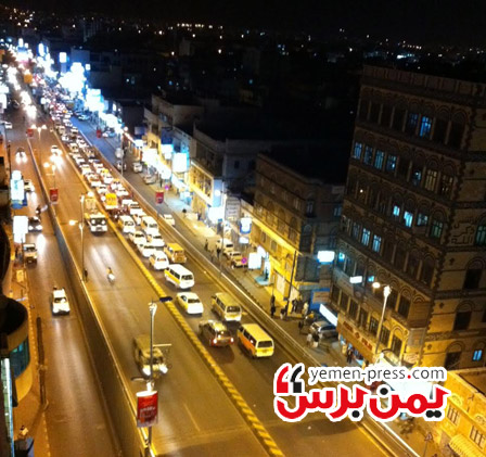 شارع الزبيري وسط العاصمة صنعاء وعلى بعد 30 متر من موقع الحادثة