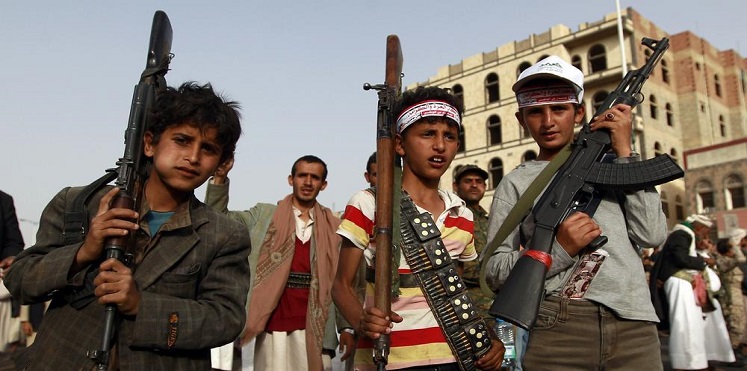 الجيش الوطني يفرج عن 5 أطفال أسرى جنّدهم الحوثيّون سابقاً