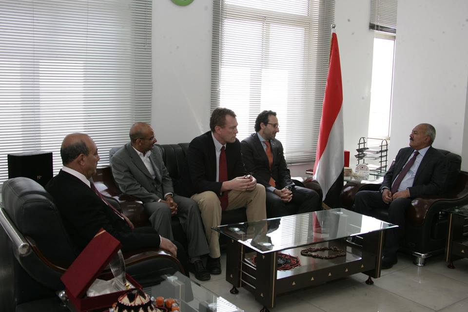 «علي عبد الله صالح» يناشد الدول الدائمة العضوية التدخل لإيقاف الحرب في اليمن