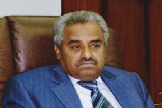 باصرة : حكومة عدن لم تتجاوز قصر المعاشيق وأدعو الكتلة الثالثة لايقاف الحرب على غرار «1967»