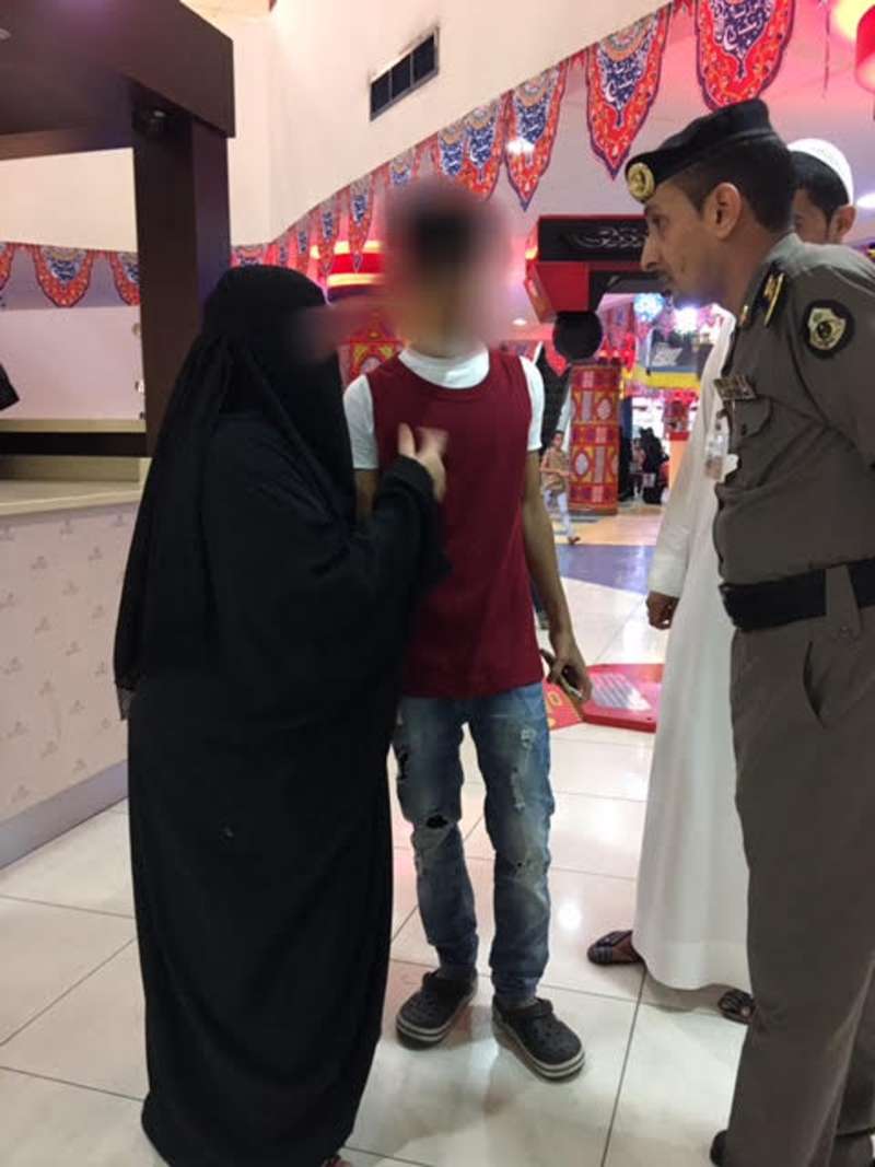 الأمن السعودي يقبض على 50 شاب بسبب قصات شعرهم وملابسهم الخادشة للحياء