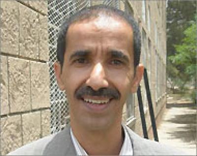 قيادي في حزب المخلوع صالح يتعرض لملطام في مؤتمر الحوار