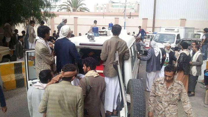 وصول جثمان العميد حميد القشيبي إلى قاعدة الديلمي الجوية شمال صنع