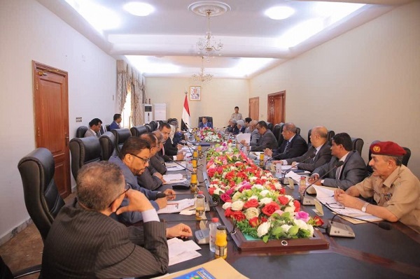 بن دغر يرأس اجتماع للوزراء في العاصمة المؤقتة عدن