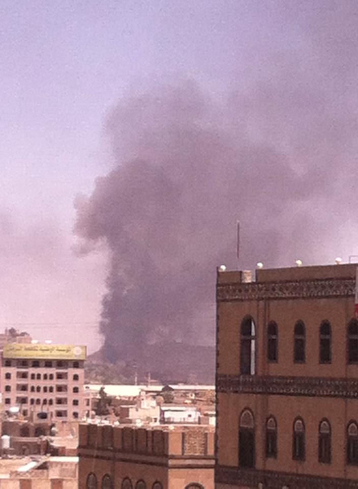 حريق ضخم بالقرب من محطة توفيق عبد الرحيم أمام مقر المنطقة العسكرية السادسة بالستين الشمالي