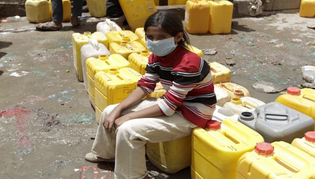 انهيار وشيك للصحة والتعليم في اليمن