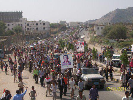 قبائل تتكفل بحماية مسيرة الثوار إلى تعز بعد أنباء عن خروج مسيرة لأنصار صالح لمصادمتها